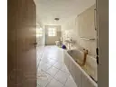 Bad (ehem. Speise und Magdzimmer)