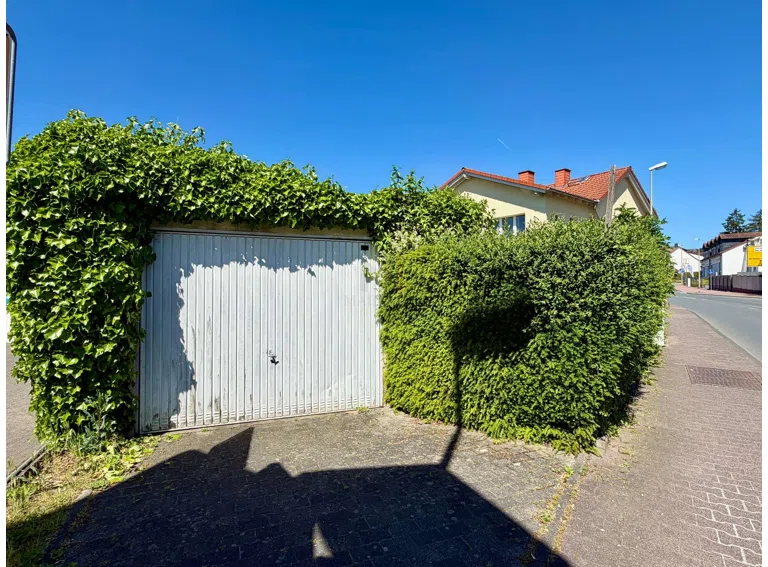 Garage (straßenseitig)