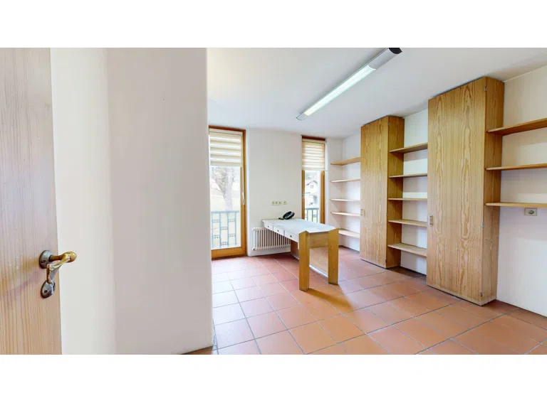 Behandlungsraum/Büro