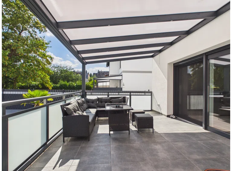 Überdachte Terrasse
