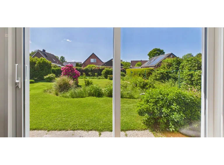 Traumhafter Blick in den Garten