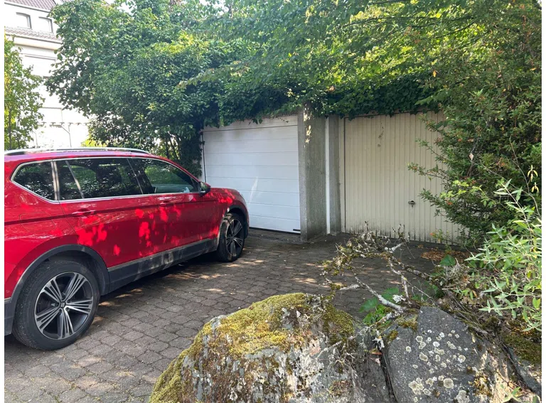 Garagen mit Stellplatz