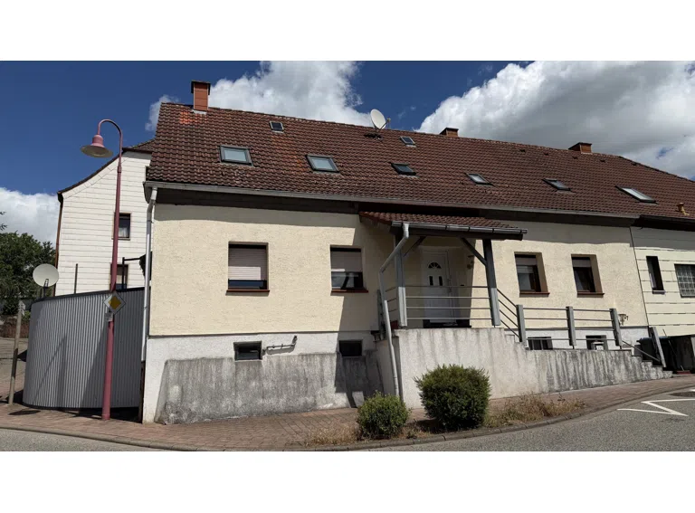 Straßenansicht unbearbeitet