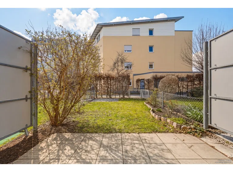 Garten mit Terrasse