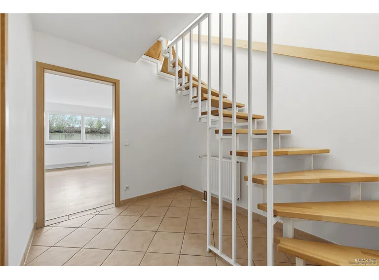 Treppe ins Souterrain