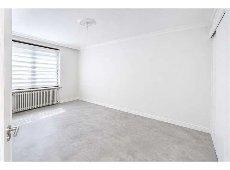 Schlafzimmer unmöbliert