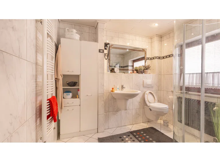 Badezimmer EG