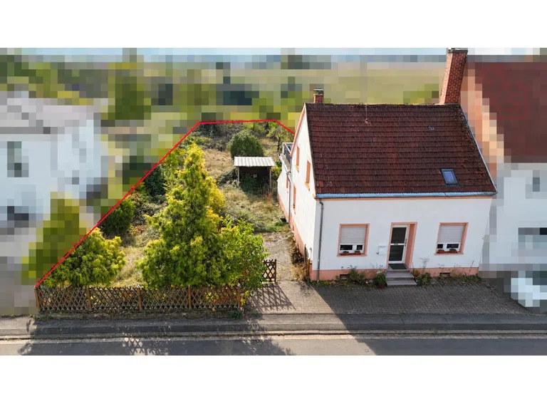 Grundstück vorne markiert