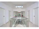 Großzügige Galerie mit viel Licht und offenem Raumgefühl