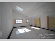 Titelbild für Lichtdurchflutetes Büroloft für kreative Köpfe. Das Büro verfügt über 190