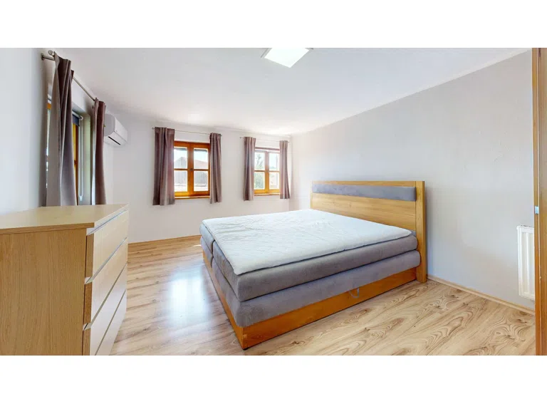 Schlafzimmer OG