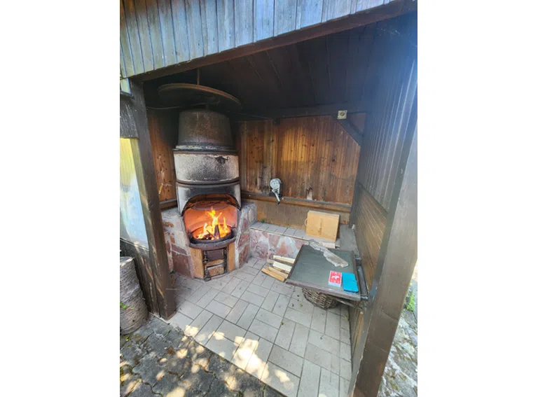 HB27 Grillplatz Gartenhaus