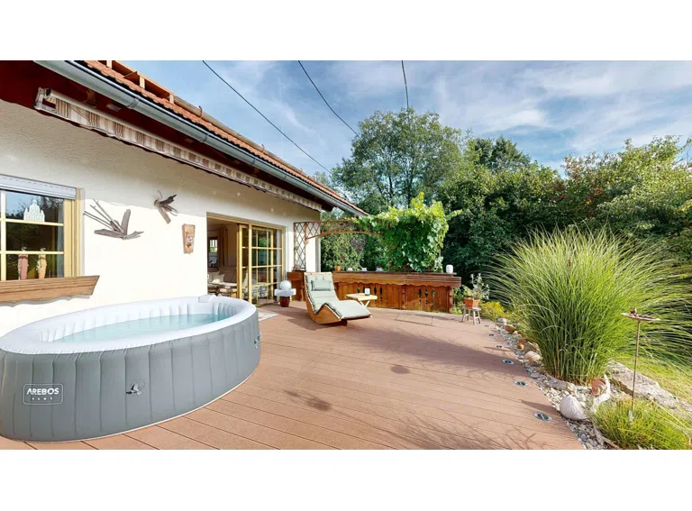 Terrasse mit Whirlpool