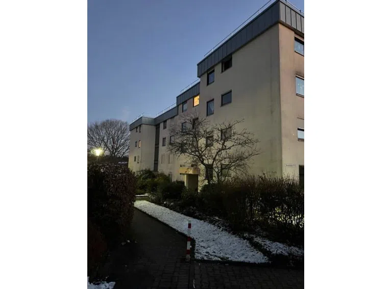 1 Wohnanlage Front mit Haupteingang