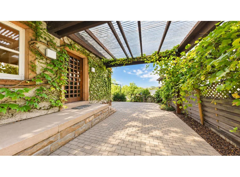 Carport/Einfahrt