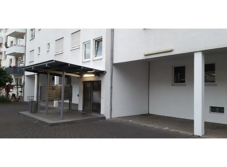 Eingang Gebäude