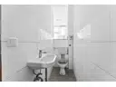 WC mit Handwaschbecken