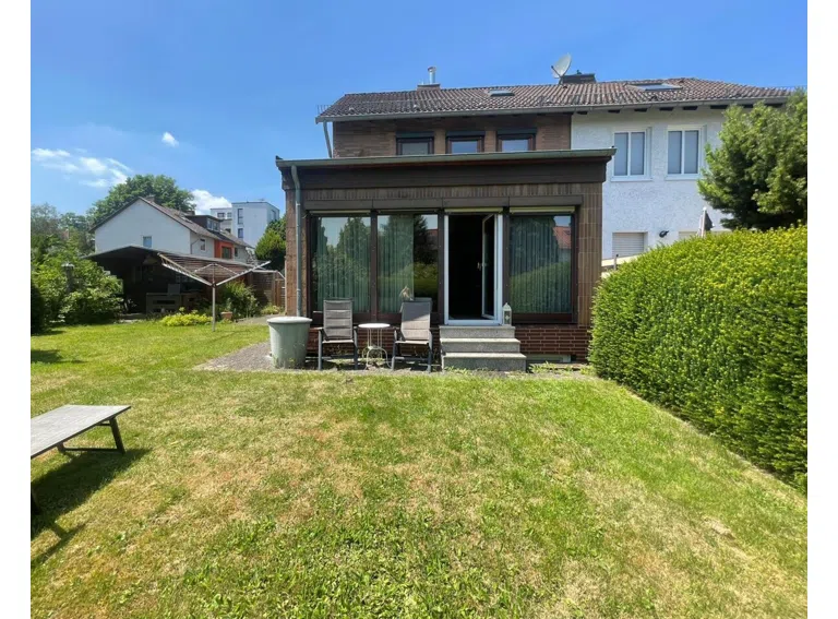 Hausansicht Garten