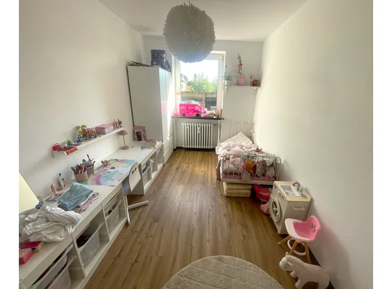 Schlafzimmer 1