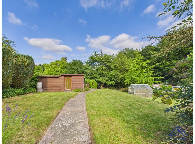 Garten Richtung Hinterhaus - Lütt Immobilien - Kiel