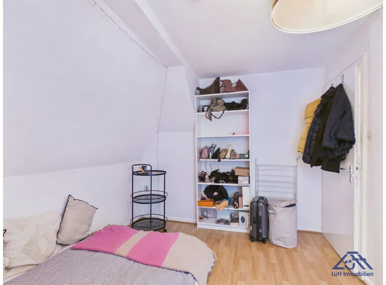 Zimmer 1 - Lütt Immobilien - Südfriedhof
