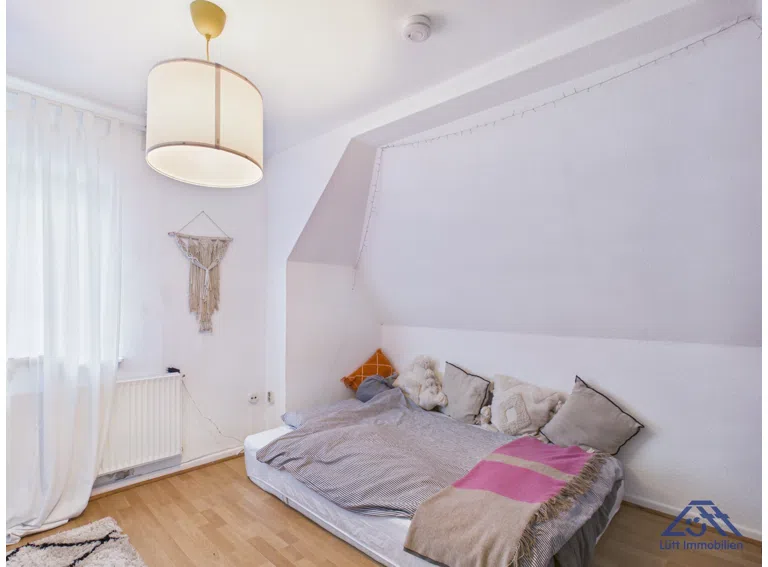 Zimmer 1 - Lütt Immobilien - Südfriedhof