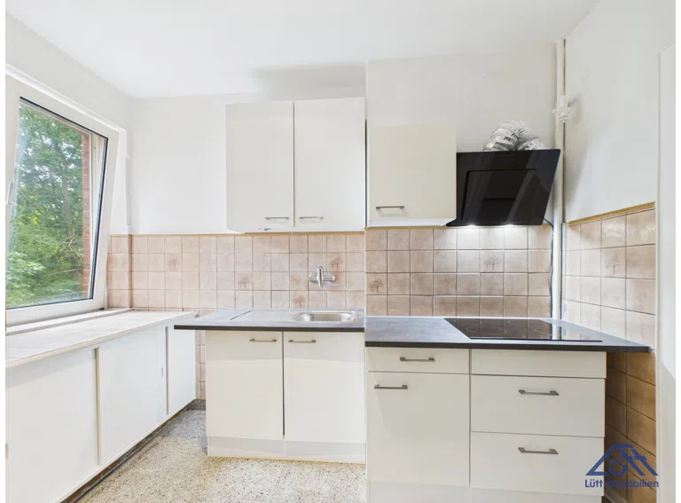 Kueche-Luett-Immobilien-Kiel-Gaarden