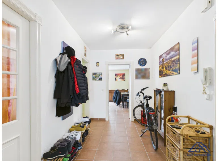 Flur 2 - Lütt Immobilien - Kiel.jpg