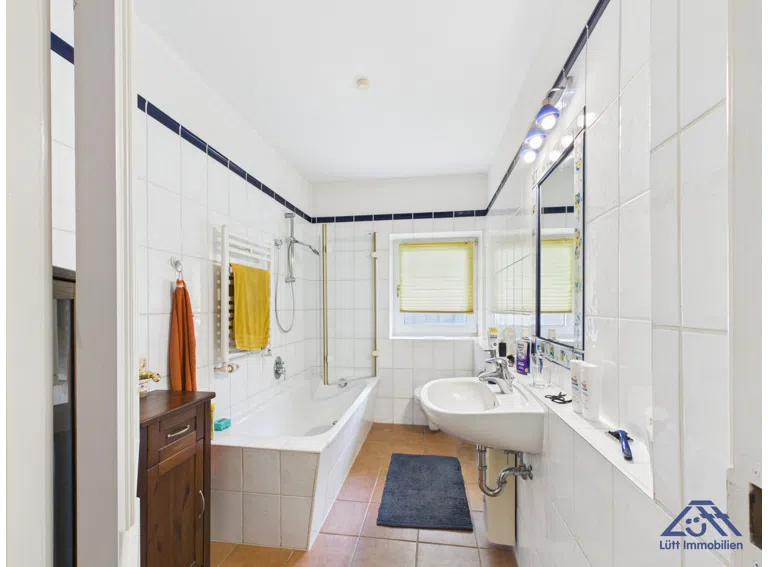 Badezimmer - Lütt Immobilien - Kiel.jpg