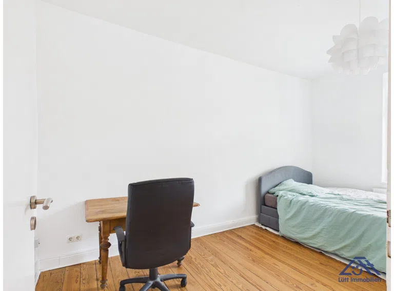 Arbeitszimmer-Luett-Immobilien-Kiel-Suedfriedhof