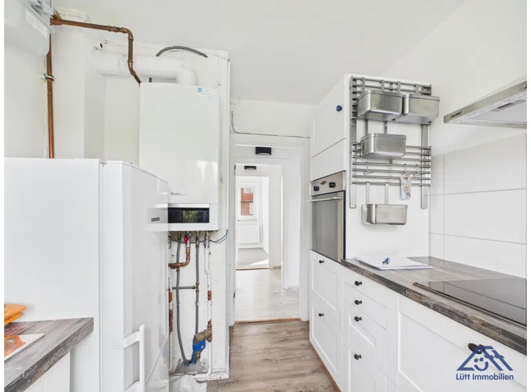 Gesamter Küchenbereich - Lütt Immobilien - Kiel