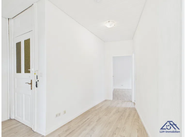Flur-Luett-Immobilien-Kiel-Gaarden.jpg