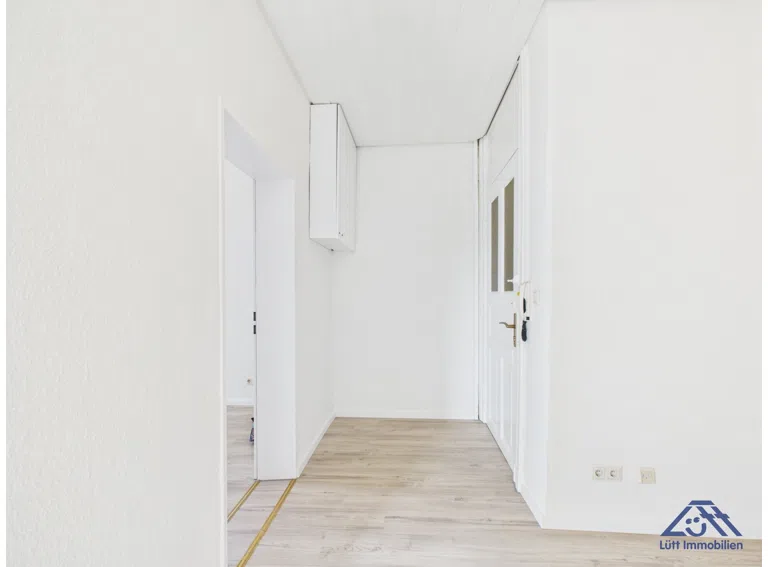 Flur-Luett-Immobilien-Kiel-Gaarden.jpg