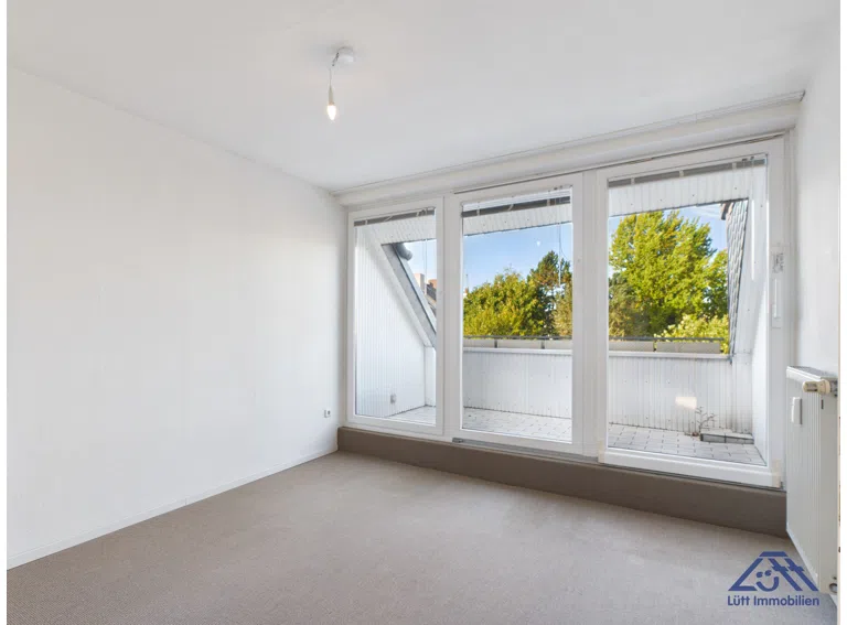 Zimmer 3 mit Balkon - Lütt Immobilien - Adalbertstraße
