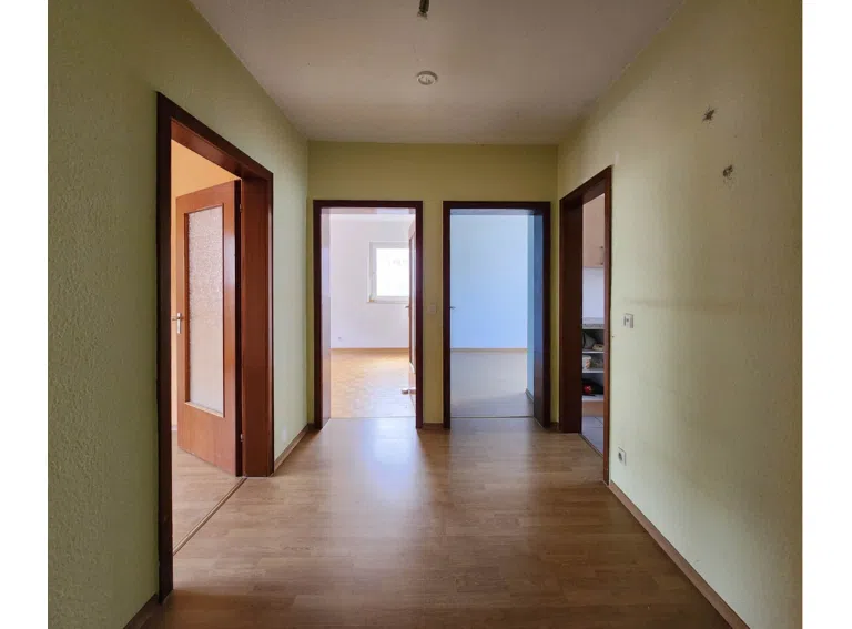 Zentraler Wohnungsflur