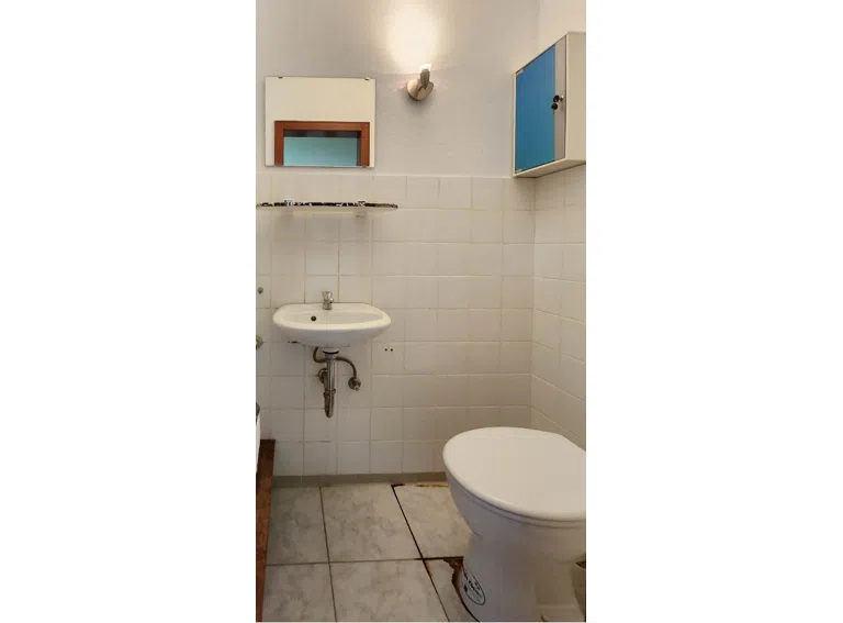 Separate Toilette