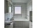 Tageslicht-Bad mit Badewanne