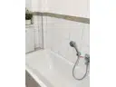 018 Bad mit Badewanne