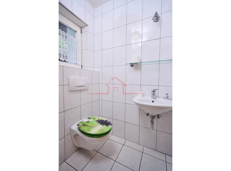 Weitere Eindrücke vom Gäste-WC