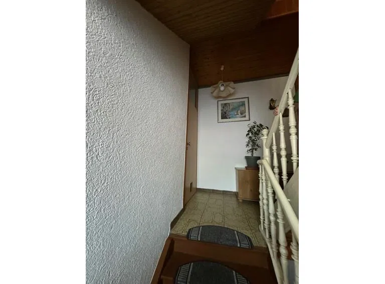 47 Treppenhaus OG - DG