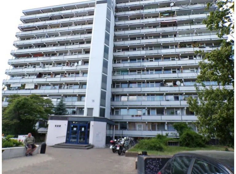 1 Straßenfront