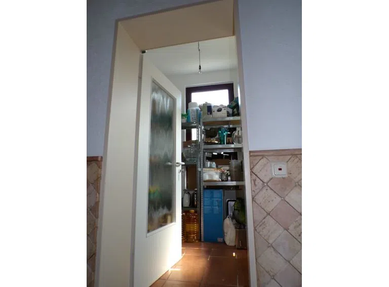 11 Lagerraum (Halbetage)