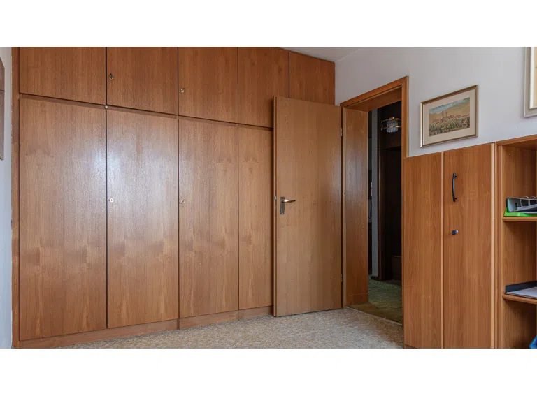 Kinder-/Arbeits-/Gästezimmer