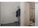 Flur-Garderobe und Bad