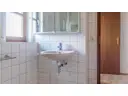 Wannen- und Duschbad mit Fenster
