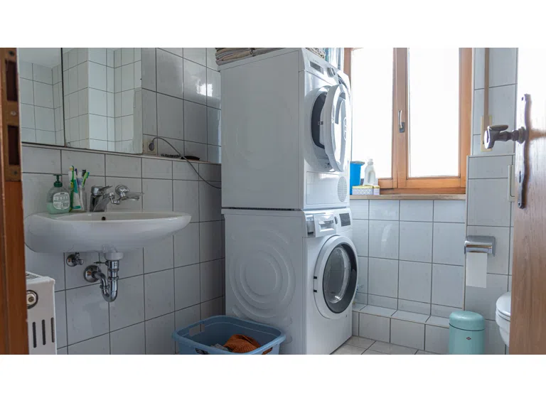 Wannenbad mit Waschmschinenanschluss