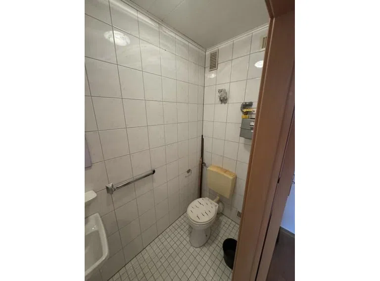 16 Gäste WC