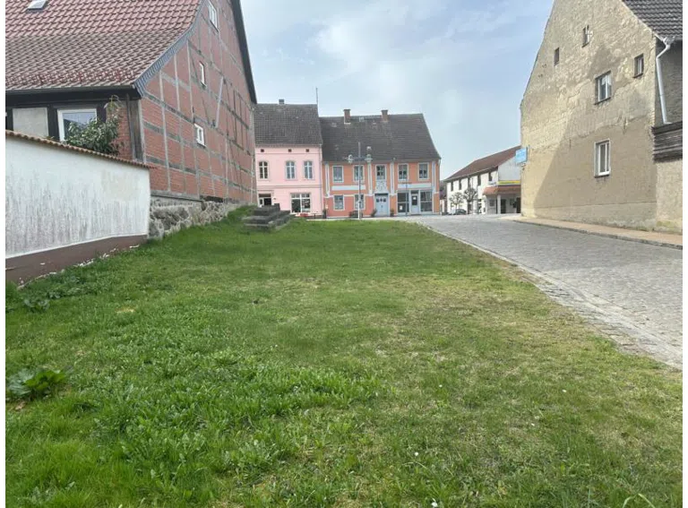 Ansicht-Grundstück