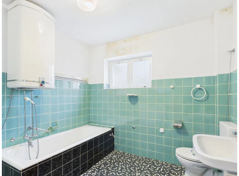 Kossau - Lütt Immobilien - Badzimmer EG