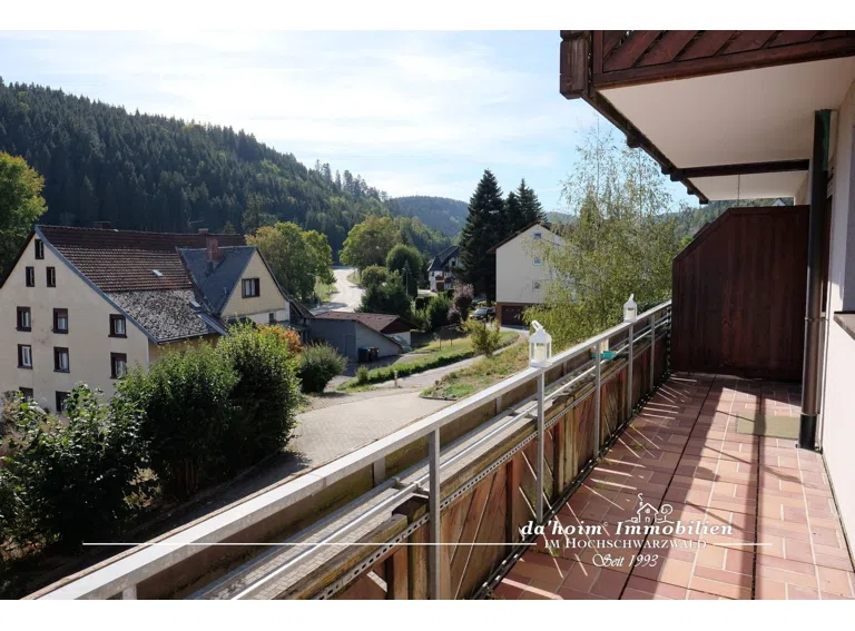 Wohnglück-mit-Aussicht-sonnige-2-Zi-ETW-Lenzkirch-005dahoim_immo_wtm.JPG